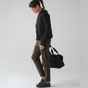 Lululemon On The Fly Pant *28" Dark Olive Size: 4